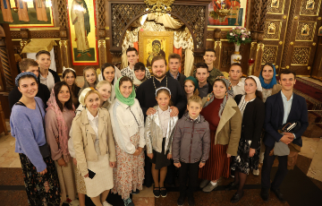 Впервые в Рождественском храме состоялась ночная молодёжная Литургия