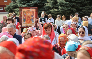 Крестный ход и молебен у артезианского источника в храме Рождества Христова