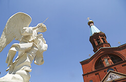 Фото Памятник «Ангел нерожденных младенцев»