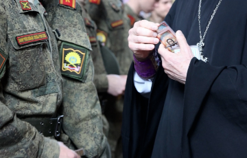 Курсанты военного училища посетили Божественную Литургию в нашем храме.