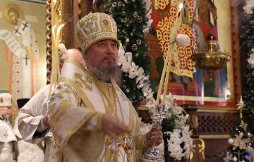 Митрополит Василий совершил Божественную Литургию в Рождественском храме