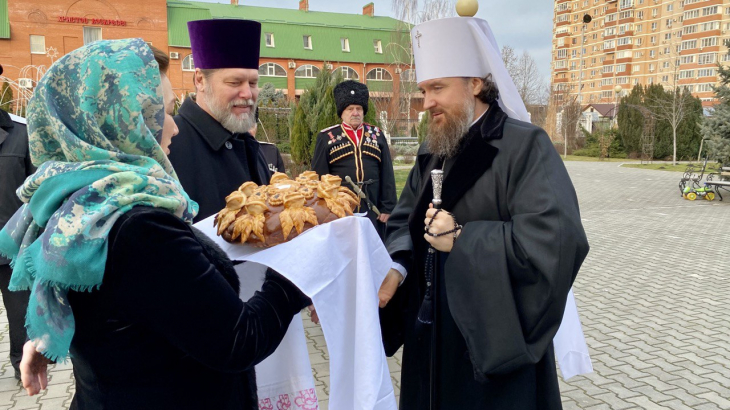 Архиерейская Литургия (1).jpeg