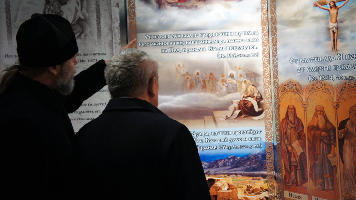 Бекетов в храме и казаки (19).JPG