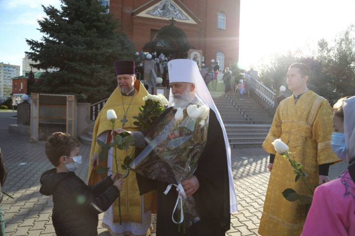 Владыка Павел Литургия (2).jpeg