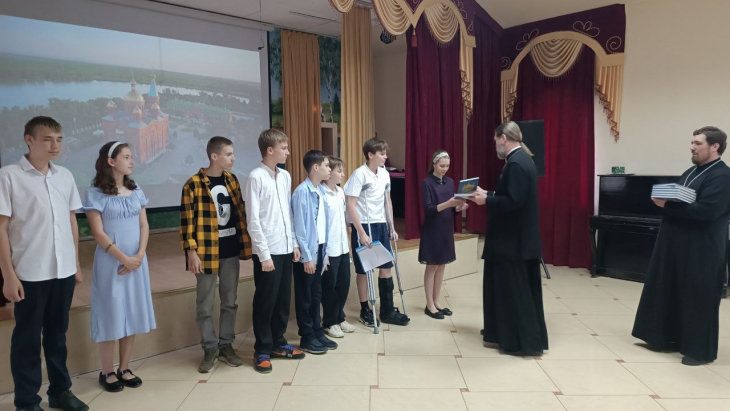 выпускной в воскресной школе (2).jpeg