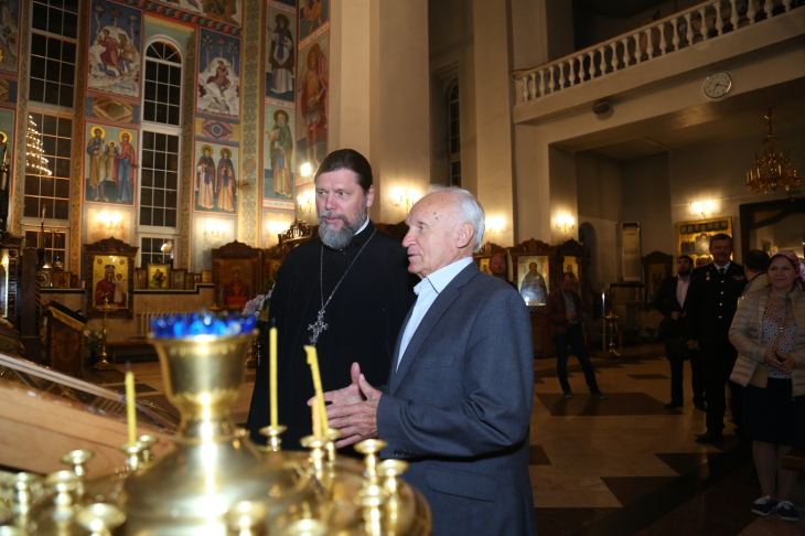Осипов в храме02.JPG